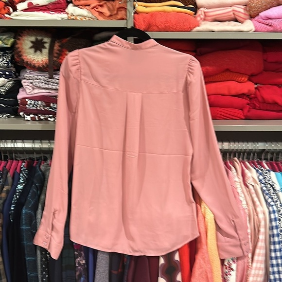 Express size S dusty rose colored pleated hidden button blouse NWT - Picture 3 of 3